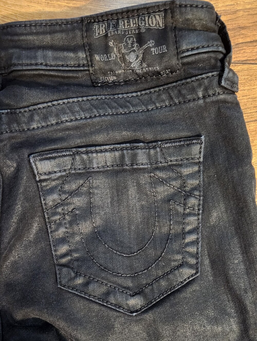 True Religion Women’s Black Skinny Jeans With Wax Coating ,size 27